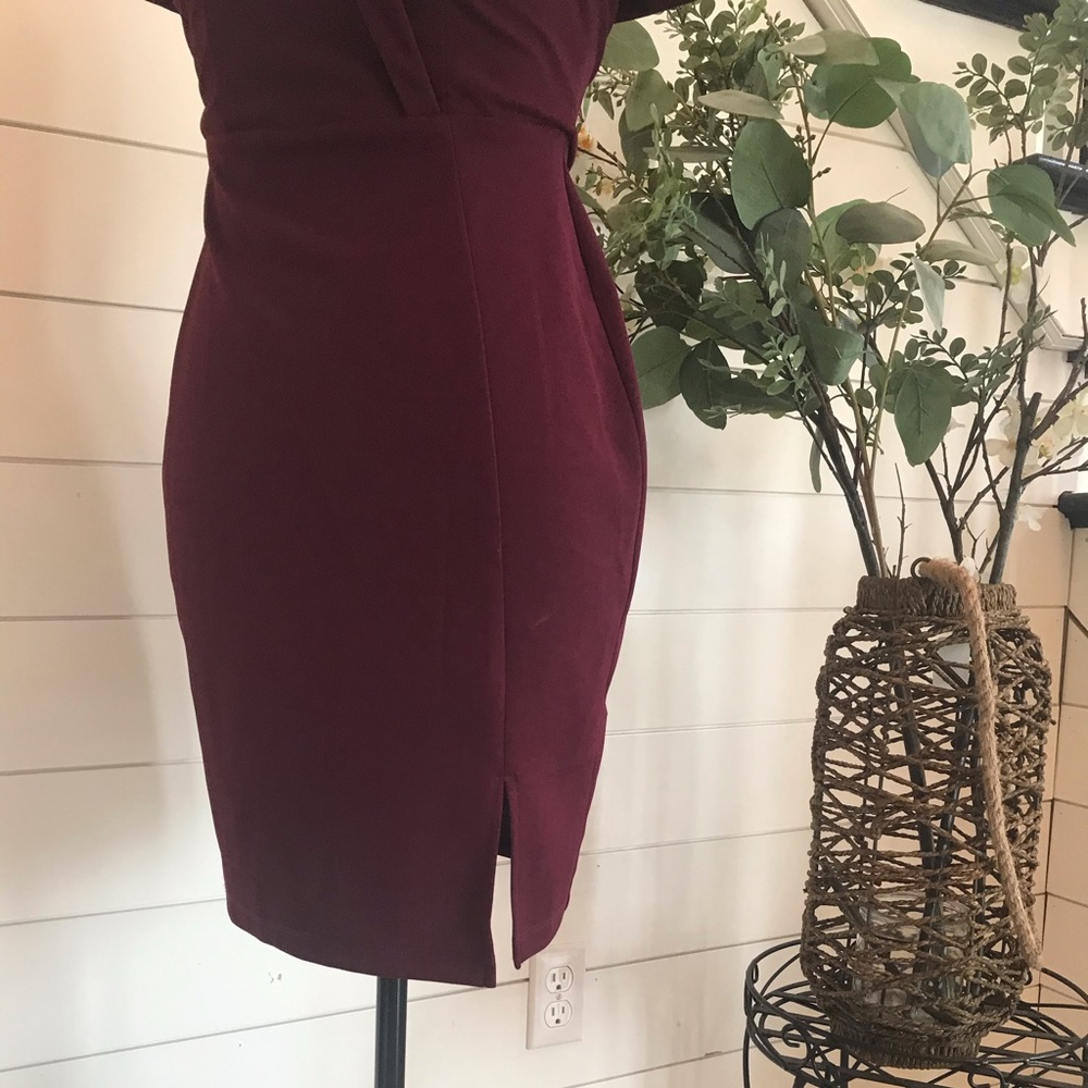 SPEECHLESS Maroon Off-Shoulder Dress - junior 5 - Picture 8 of 8